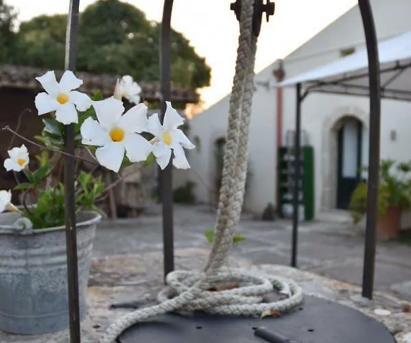 Casale Dei Giardini בית חווה