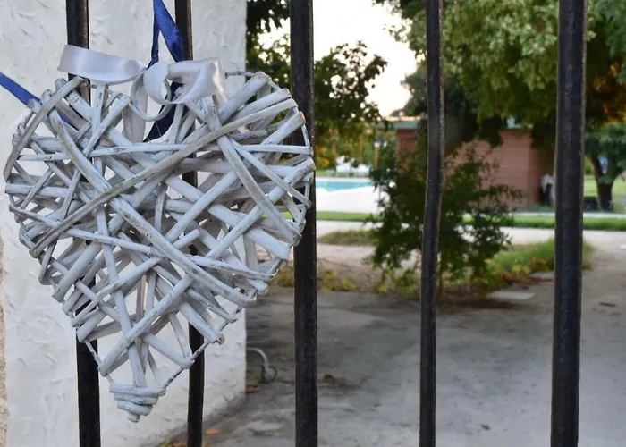 Casale Dei Giardini 伊斯皮卡