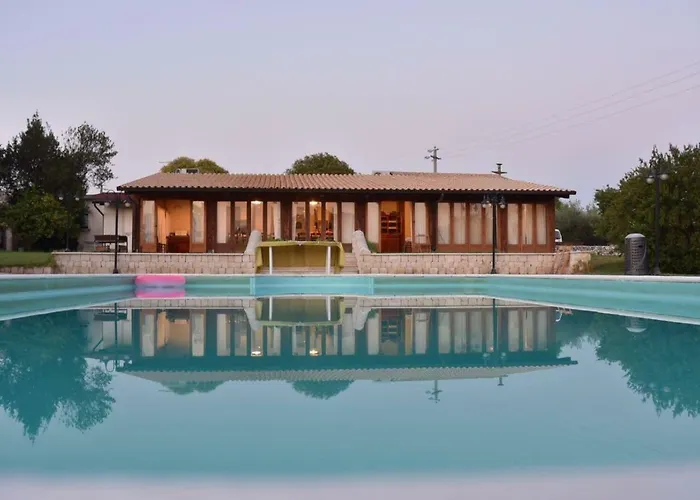 Casale Dei Giardini 伊斯皮卡